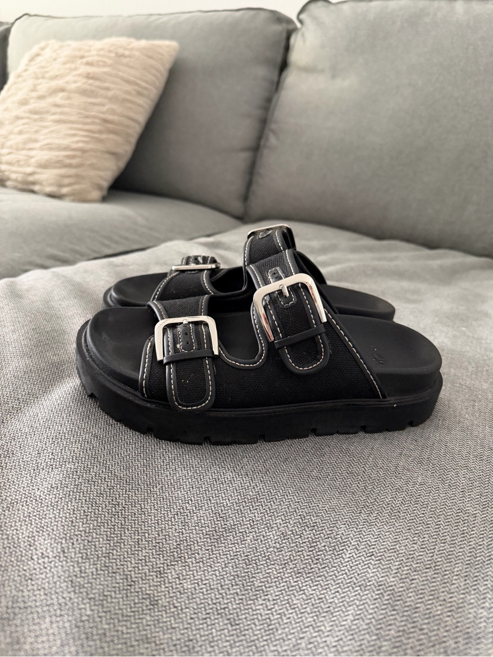 H&M Black sandals Slides